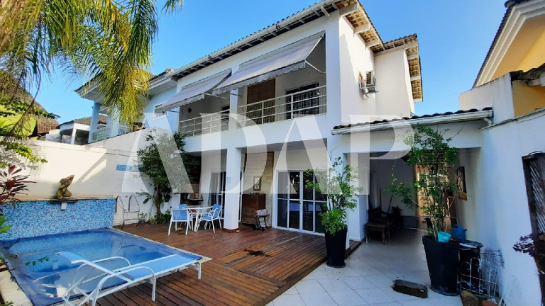Imagem Casa com 3 Quartos à Venda, 180 m² em Vargem Pequena - Rio De Janeiro Imagem Casa com 3 Quartos à Venda, 180 m² em Vargem Pequena - Rio De Janeiro