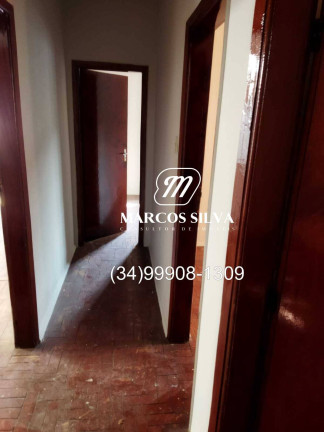 Imagem Casa com 3 Quartos à Venda, 250 m² em Nossa Senhora Aparecida - Uberlândia
