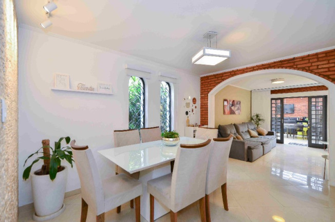 Imagem Casa com 3 Quartos à Venda, 182 m² em Vila Alexandria - São Paulo
