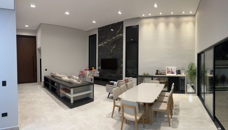 Imagem Casa com 3 Quartos à Venda, 300 m² em Condomínio Figueira Garden - Atibaia Imagem Casa com 3 Quartos à Venda, 300 m² em Condomínio Figueira Garden - Atibaia