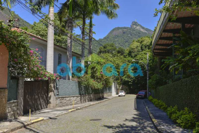 Casa com 4 Quartos à Venda, 750 m² em Cosme Velho - Rio De Janeiro