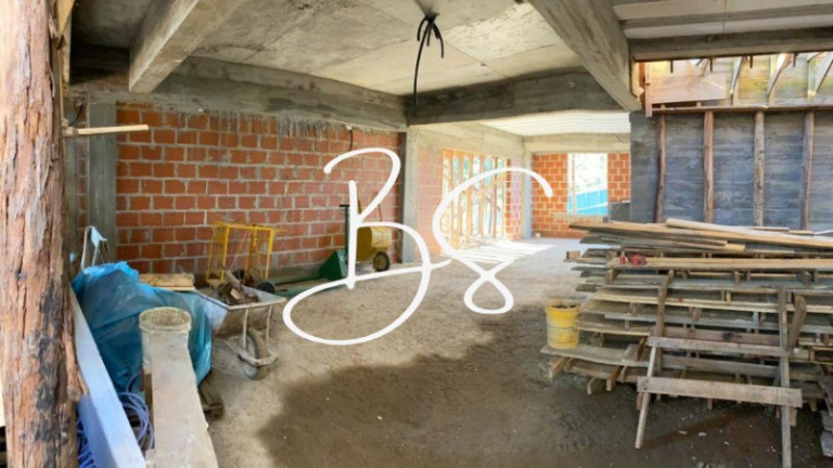 Imagem Casa com 4 Quartos à Venda, em Rs 235 - Gramado Imagem Casa com 4 Quartos à Venda, em Rs 235 - Gramado