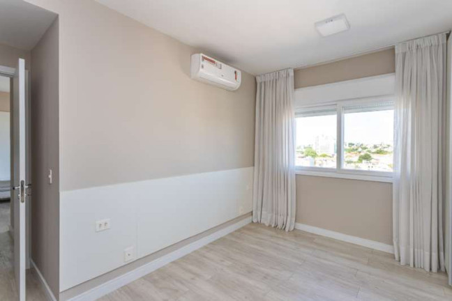 Imagem Apartamento com 2 Quartos à Venda, 64 m² em São João - Porto Alegre