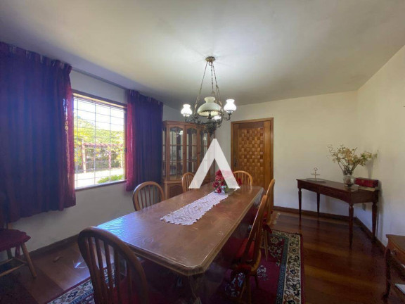 Imagem Casa com 5 Quartos à Venda, 300 m² em Comary - Teresópolis