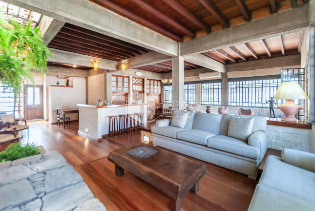 Casa com 3 Quartos à Venda, 230 m² em Jardim Paulistano - São Paulo