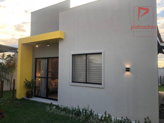 Casa de Condomínio com 2 Quartos à Venda, 41 m² em Centro - Alagoinhas