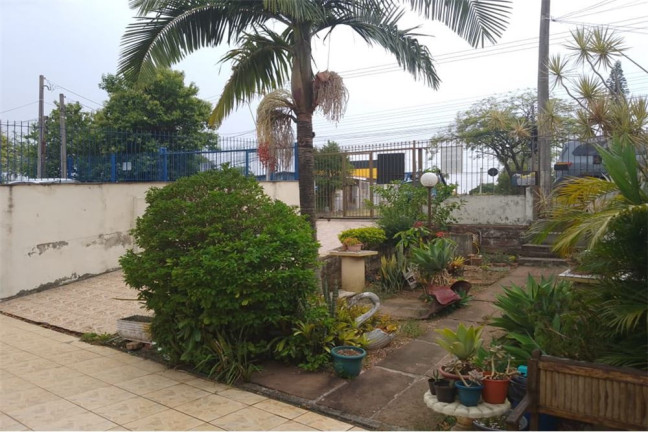 Imagem Casa com 3 Quartos à Venda, em Jardim Itu - Porto Alegre Imagem Casa com 3 Quartos à Venda, em Jardim Itu - Porto Alegre