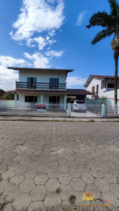Imagem Casa com 6 Quartos à Venda, 300 m² em Ubatuba - São Francisco Do Sul