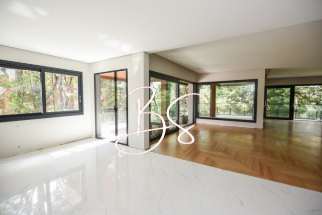 Imagem Apartamento com 3 Quartos à Venda, 319 m² em Planalto - Gramado