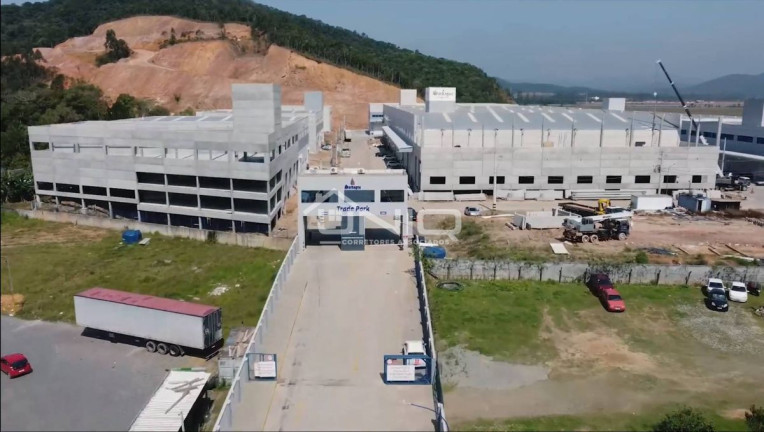 Ponto Comercial à Venda, 1.038 m² em Canhanduba - Itajaí
