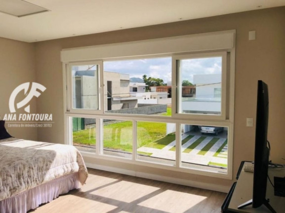 Imagem Casa com 4 Quartos à Venda, 286 m² em Santa Regina - Camboriú