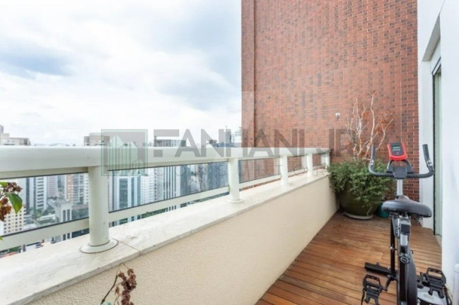 Imagem Cobertura com 3 Quartos à Venda, 245 m² em Itaim Bibi - São Paulo