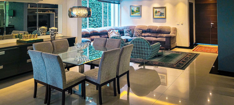 Imagem Casa com 4 Quartos à Venda, 392 m² em Santo Inácio - Curitiba Imagem Casa com 4 Quartos à Venda, 392 m² em Santo Inácio - Curitiba