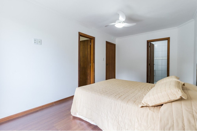 Imagem Casa com 4 Quartos à Venda, 275 m² em Jardim Itu - Porto Alegre