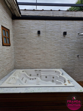 Imagem Casa com 2 Quartos à Venda, 117 m² em Centro - Ubatuba Imagem Casa com 2 Quartos à Venda, 117 m² em Centro - Ubatuba