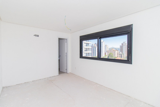 Imagem Imóvel com 2 Quartos à Venda, 107 m² em Petrópolis - Porto Alegre Imagem Imóvel com 2 Quartos à Venda, 107 m² em Petrópolis - Porto Alegre