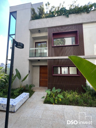 Casa de Condomínio com 3 Quartos à Venda, 571 m² em Jardim Petrópolis - São Paulo