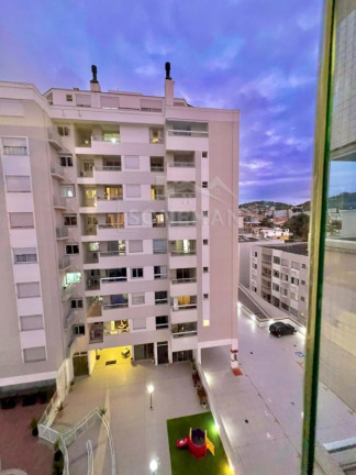 Imagem Apartamento com 2 Quartos à Venda, 67 m² em Abraão - Florianópolis