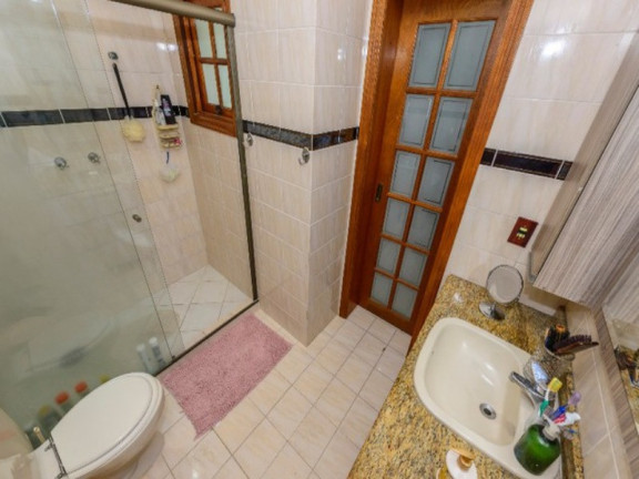 Imagem Casa com 5 Quartos à Venda, 290 m² em Jardim Itu - Porto Alegre Imagem Casa com 5 Quartos à Venda, 290 m² em Jardim Itu - Porto Alegre