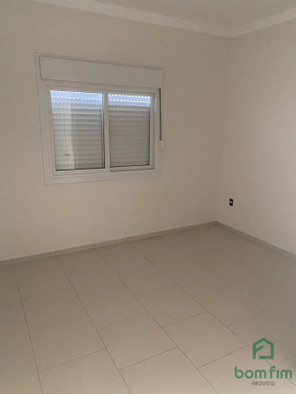 Imagem Casa com 2 Quartos à Venda, 60 m² em Olaria - Canoas