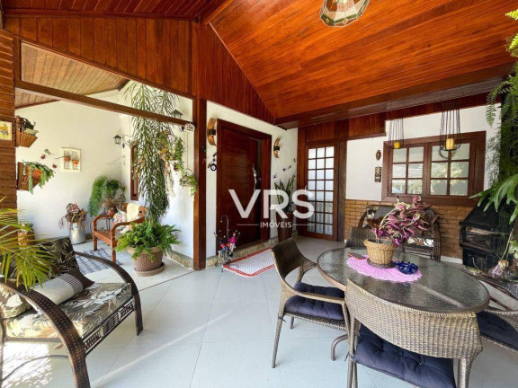 Imagem Casa com 4 Quartos à Venda, 199 m² em Granja Guarani - Teresópolis Imagem Casa com 4 Quartos à Venda, 199 m² em Granja Guarani - Teresópolis