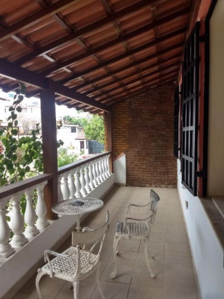 Imagem Casa com 3 Quartos à Venda, 220 m² em Itapuã - Salvador Imagem Casa com 3 Quartos à Venda, 220 m² em Itapuã - Salvador