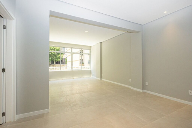 Imagem Imóvel com 3 Quartos à Venda, 129 m² em Copacabana - Rio De Janeiro Imagem Imóvel com 3 Quartos à Venda, 129 m² em Copacabana - Rio De Janeiro