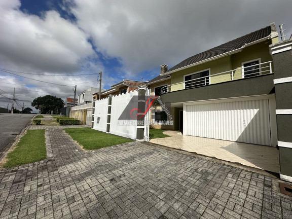 Casa com 3 Quartos à Venda, 200 m² em Pinheirinho - Curitiba