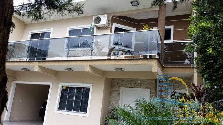 Imagem Sobrado com 3 Quartos à Venda, 240 m² em Santo Antônio - Joinville