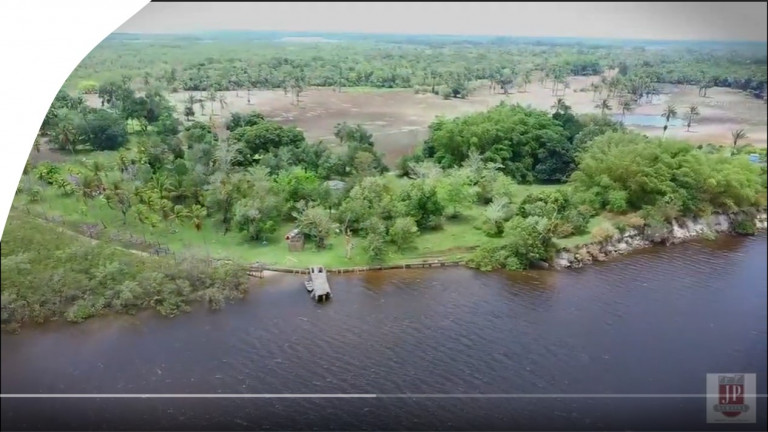 Imagem Fazenda à Venda, 2.430.000 m² em Centro - Caravelas