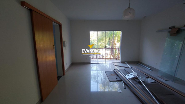 Imagem Casa com 5 Quartos à Venda, 840 m² em Santa Cruz - Cuiabá Imagem Casa com 5 Quartos à Venda, 840 m² em Santa Cruz - Cuiabá