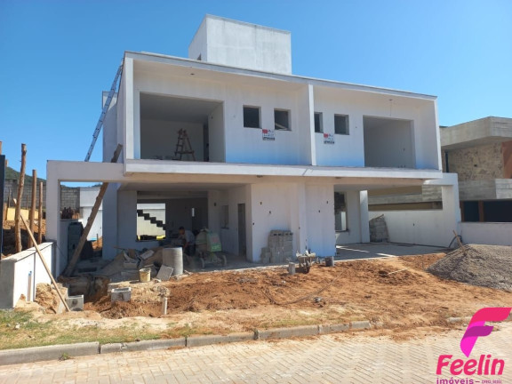 Imagem Casa com 3 Quartos à Venda, 187 m² em Rio Tavares - Florianópolis Imagem Casa com 3 Quartos à Venda, 187 m² em Rio Tavares - Florianópolis