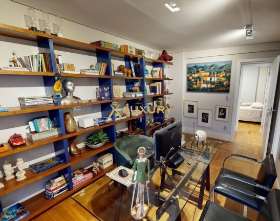 Imagem Imóvel com 4 Quartos à Venda, 246 m² em Santo Antônio - Belo Horizonte
