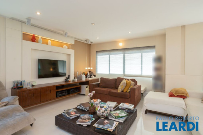 Imagem Apartamento com 4 Quartos à Venda, 235 m² em Aclimação - São Paulo Imagem Apartamento com 4 Quartos à Venda, 235 m² em Aclimação - São Paulo