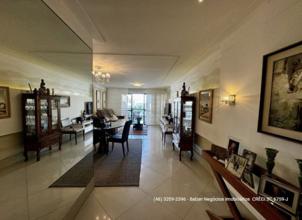 Imagem Apartamento com 4 Quartos à Venda, 178 m² em Centro - Florianópolis Imagem Apartamento com 4 Quartos à Venda, 178 m² em Centro - Florianópolis