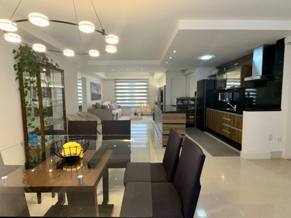 Imagem Imóvel com 3 Quartos à Venda, 121 m² em Centro - Balneário Camboriú