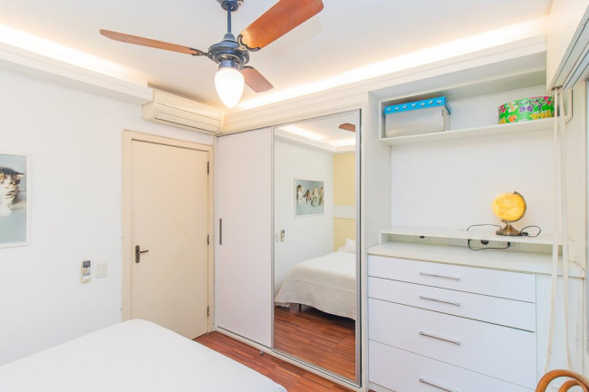 Imagem Apartamento com 3 Quartos à Venda, 153 m² em Rio Branco - Porto Alegre Imagem Apartamento com 3 Quartos à Venda, 153 m² em Rio Branco - Porto Alegre