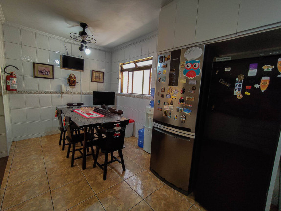 Imagem Casa com 3 Quartos à Venda, 251 m² em Marapé - Santos