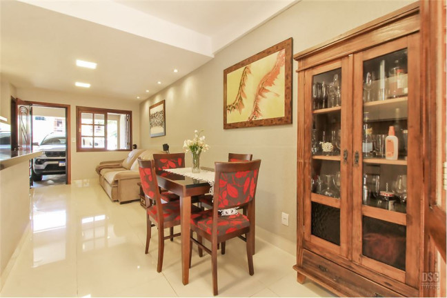 Imagem Casa com 2 Quartos à Venda, em Hípica - Porto Alegre Imagem Casa com 2 Quartos à Venda, em Hípica - Porto Alegre
