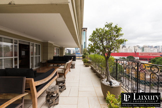 Foto do imóvel Apartamento com 3 Quartos à Venda, 280 m² em Vila Nova Conceição - São Paulo