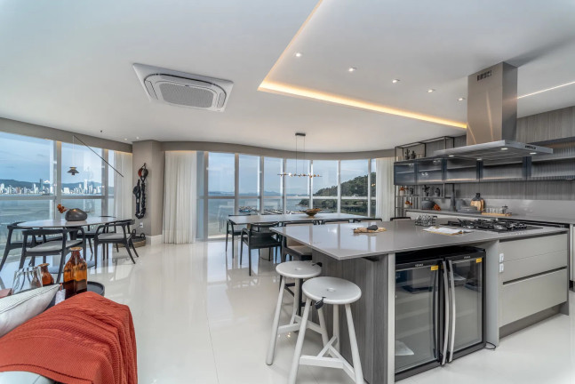 Imagem Apartamento com 4 Quartos à Venda, 237 m² em Centro - Balneário Camboriú
