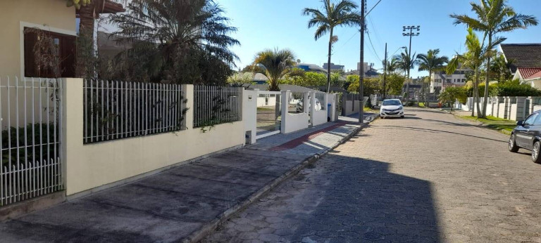 Imagem Casa com 3 Quartos à Venda, 167 m² em Jurerê - Florianópolis Imagem Casa com 3 Quartos à Venda, 167 m² em Jurerê - Florianópolis