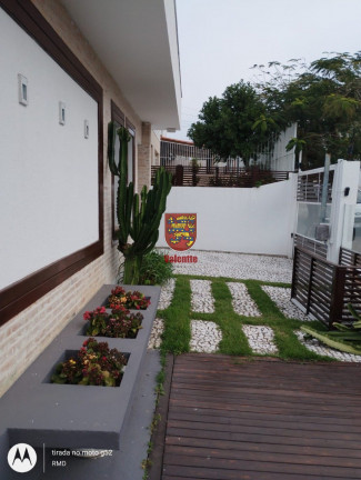 Imagem Casa com 3 Quartos à Venda, 306 m² em Capoeiras - Florianópolis Imagem Casa com 3 Quartos à Venda, 306 m² em Capoeiras - Florianópolis