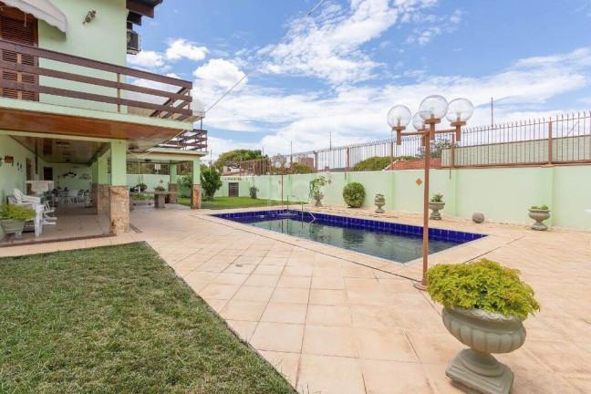 Imagem Casa com 4 Quartos à Venda, 725 m² em Vila Assunção - Porto Alegre Imagem Casa com 4 Quartos à Venda, 725 m² em Vila Assunção - Porto Alegre