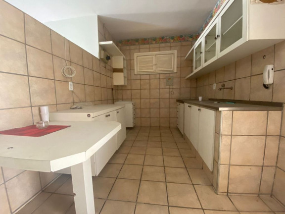 Imagem Casa com 3 Quartos à Venda, 260 m² em Montese - Fortaleza