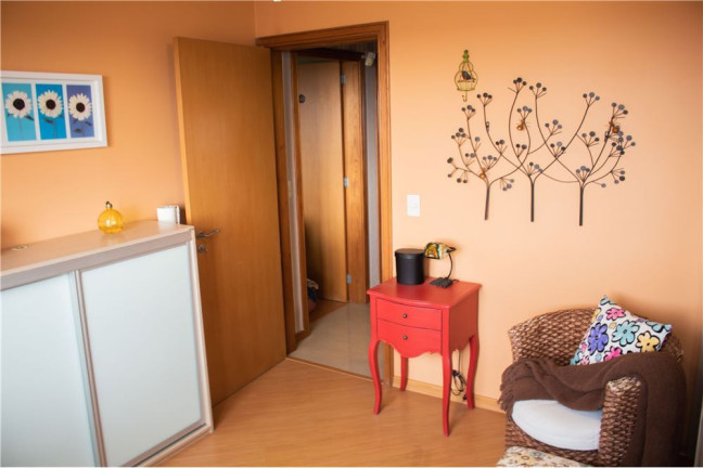 Imagem Imóvel com 3 Quartos à Venda, em Jardim Planalto - Porto Alegre Imagem Imóvel com 3 Quartos à Venda, em Jardim Planalto - Porto Alegre