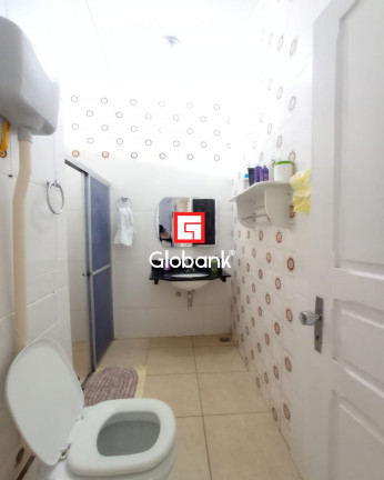 Imagem Casa com 5 Quartos à Venda, 200 m² em Centro - Montes Claros Imagem Casa com 5 Quartos à Venda, 200 m² em Centro - Montes Claros