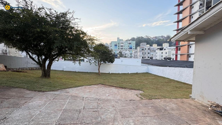 Imagem Casa com 9 Quartos à Venda, 486 m² em Carvoeira - Florianópolis