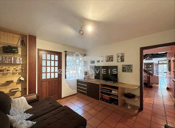 Imagem Casa com 5 Quartos à Venda, em Vila Santo Antônio - Cotia Imagem Casa com 5 Quartos à Venda, em Vila Santo Antônio - Cotia