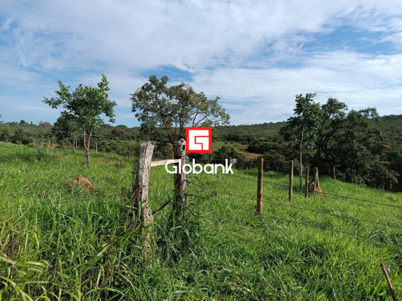 Imagem Imóvel com 3 Quartos à Venda, em Extrema - Montes Claros Imagem Imóvel com 3 Quartos à Venda, em Extrema - Montes Claros